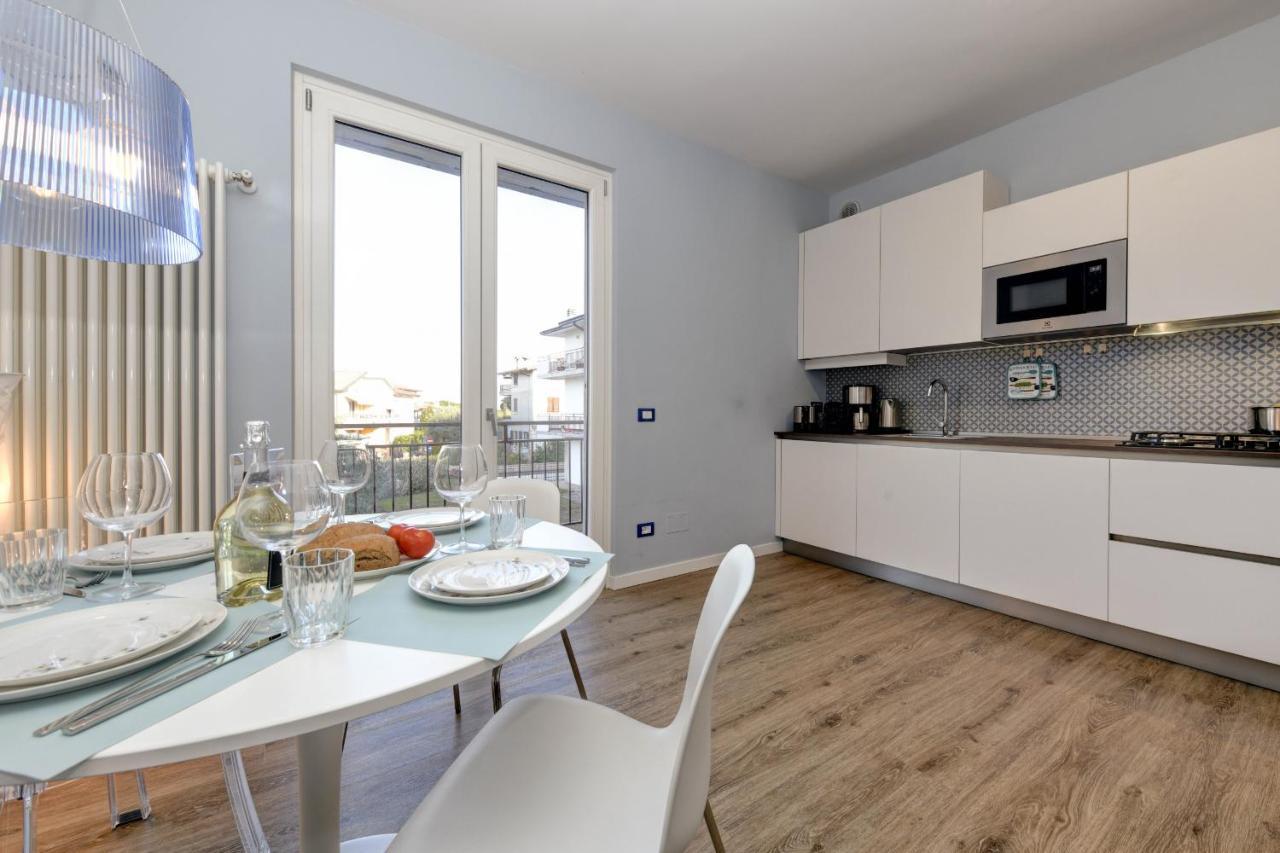 Blue Suite Apartment Sirmione Esterno foto
