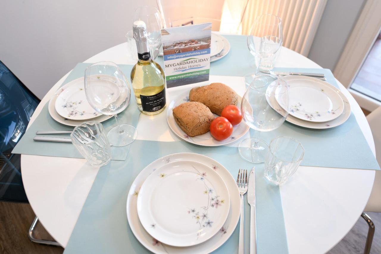 Blue Suite Apartment Sirmione Esterno foto