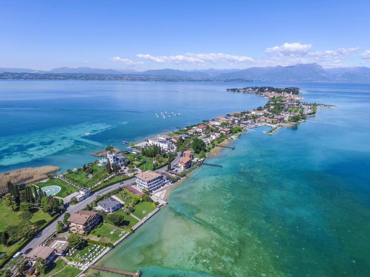 Blue Suite Apartment Sirmione Esterno foto